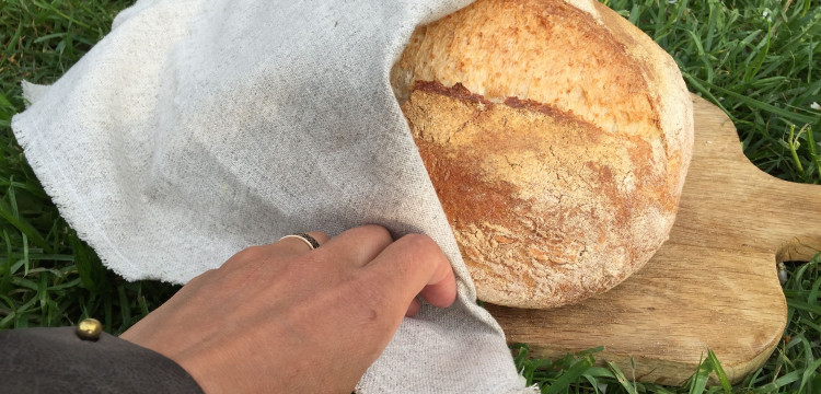 Как испечь конопляный хлеб на закваске? Простой способ для тех, кто думает, что не умеет работать с тестом.