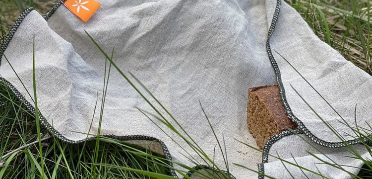 Знахідка для зіровейстерів – серветка для хліба з конопляної тканини
